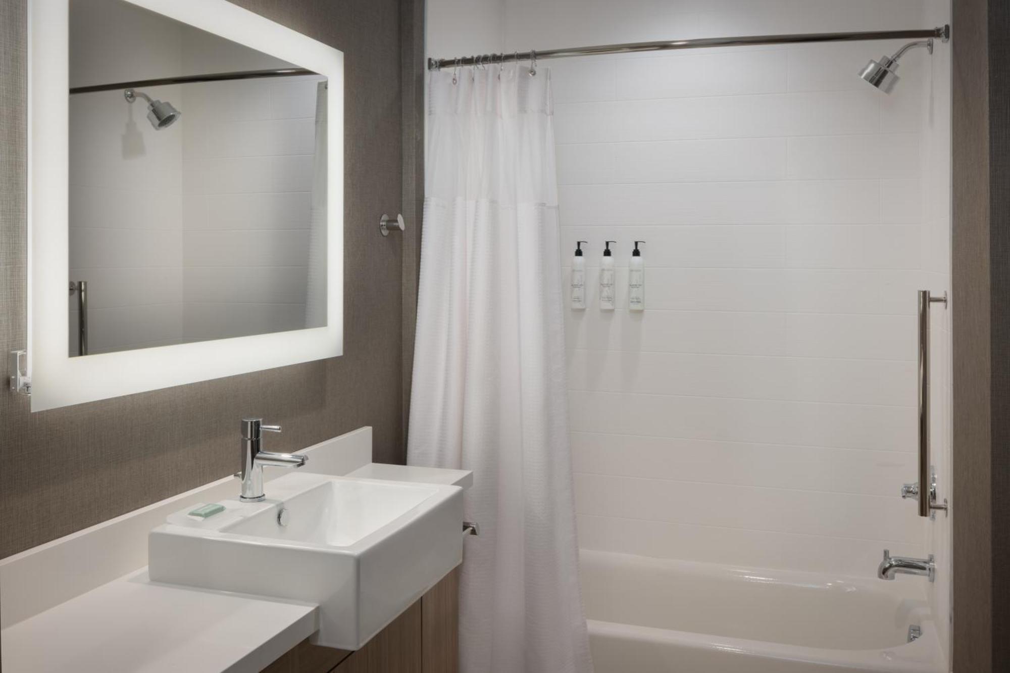 Springhill Suites By Marriott Μπόουλινγκ Γκριν Εξωτερικό φωτογραφία