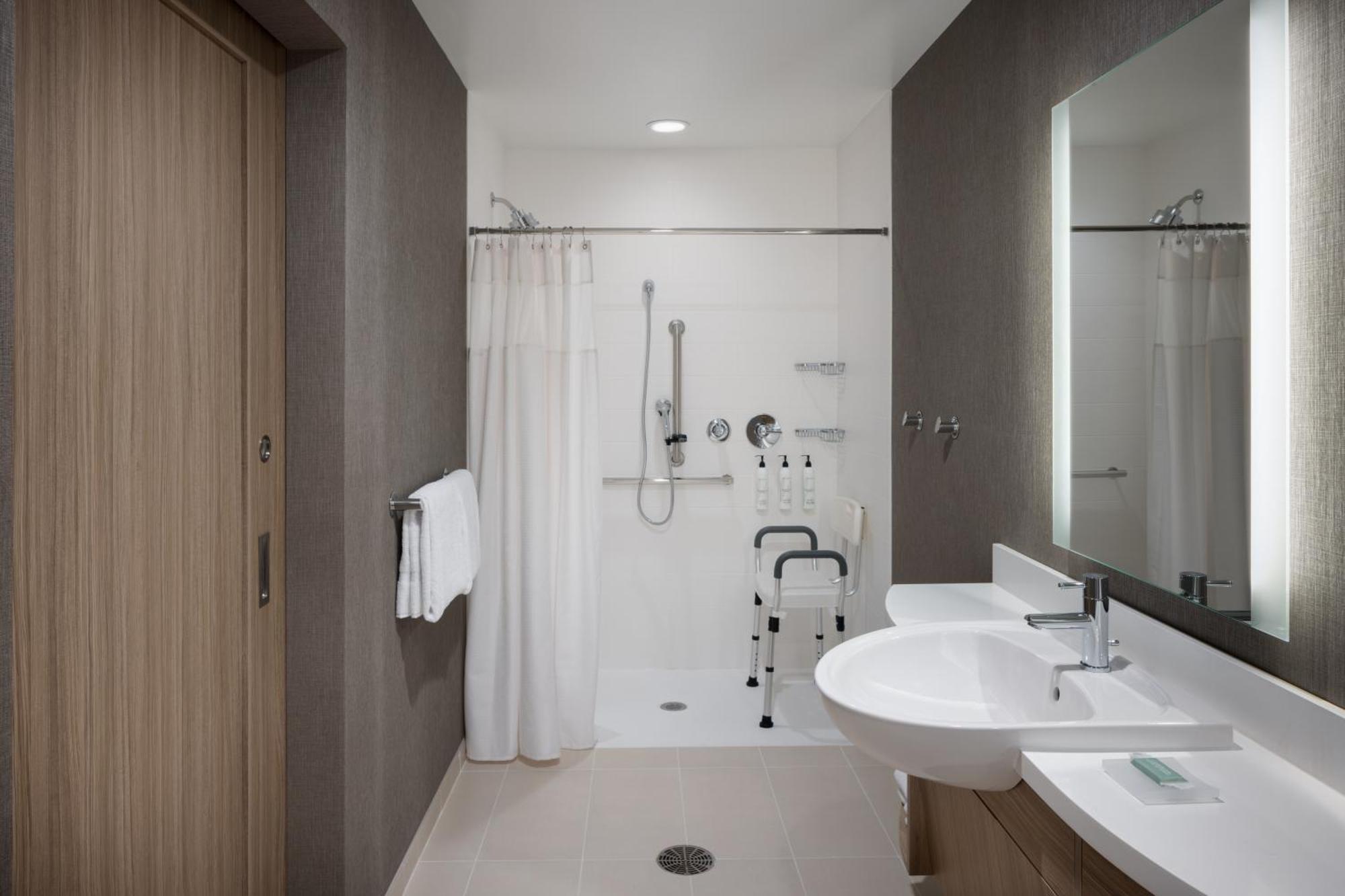 Springhill Suites By Marriott Μπόουλινγκ Γκριν Εξωτερικό φωτογραφία