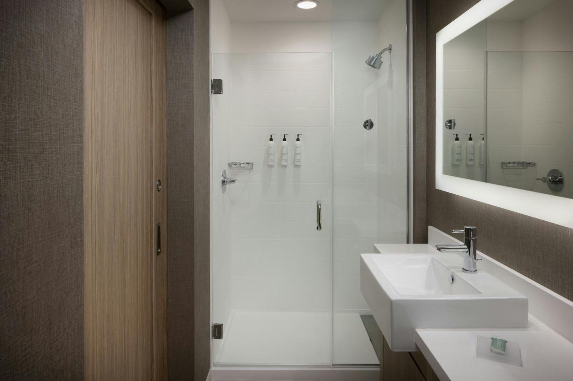 Springhill Suites By Marriott Μπόουλινγκ Γκριν Εξωτερικό φωτογραφία